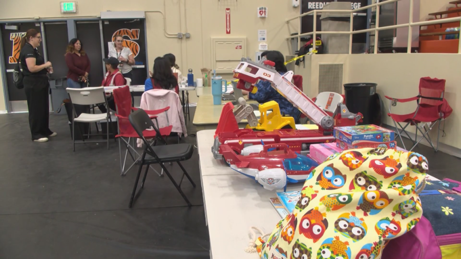 June Lightning Complex Fire evacuees find support in Reedley shelter [Video]