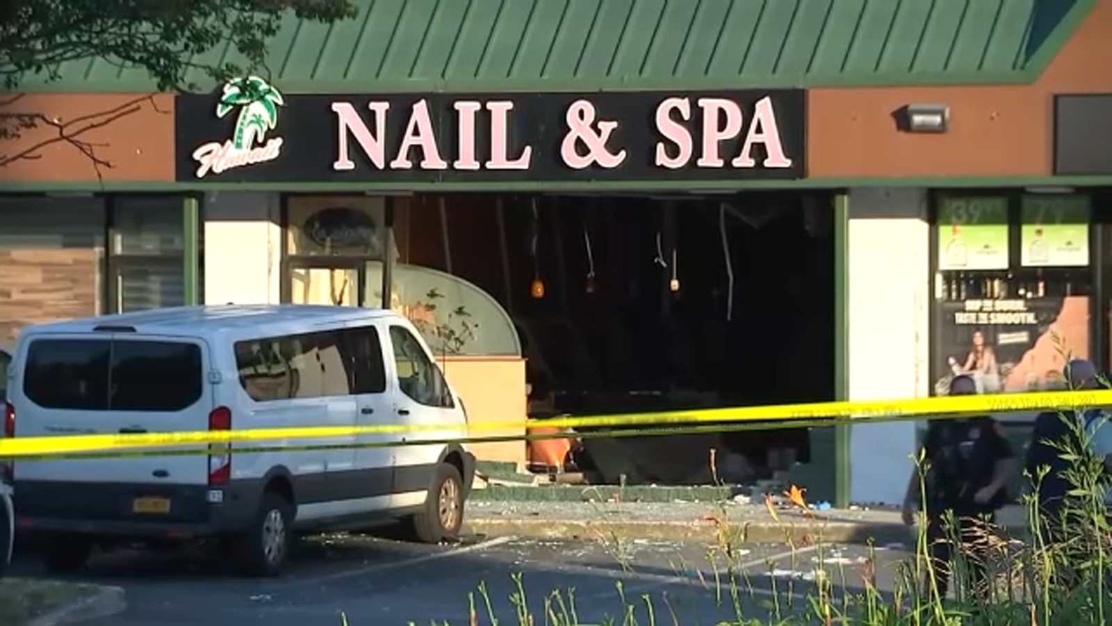 Long Island fatal crash: Drunk driver kills 4, injures 9 others in Deer Park nail salon accident [Video]