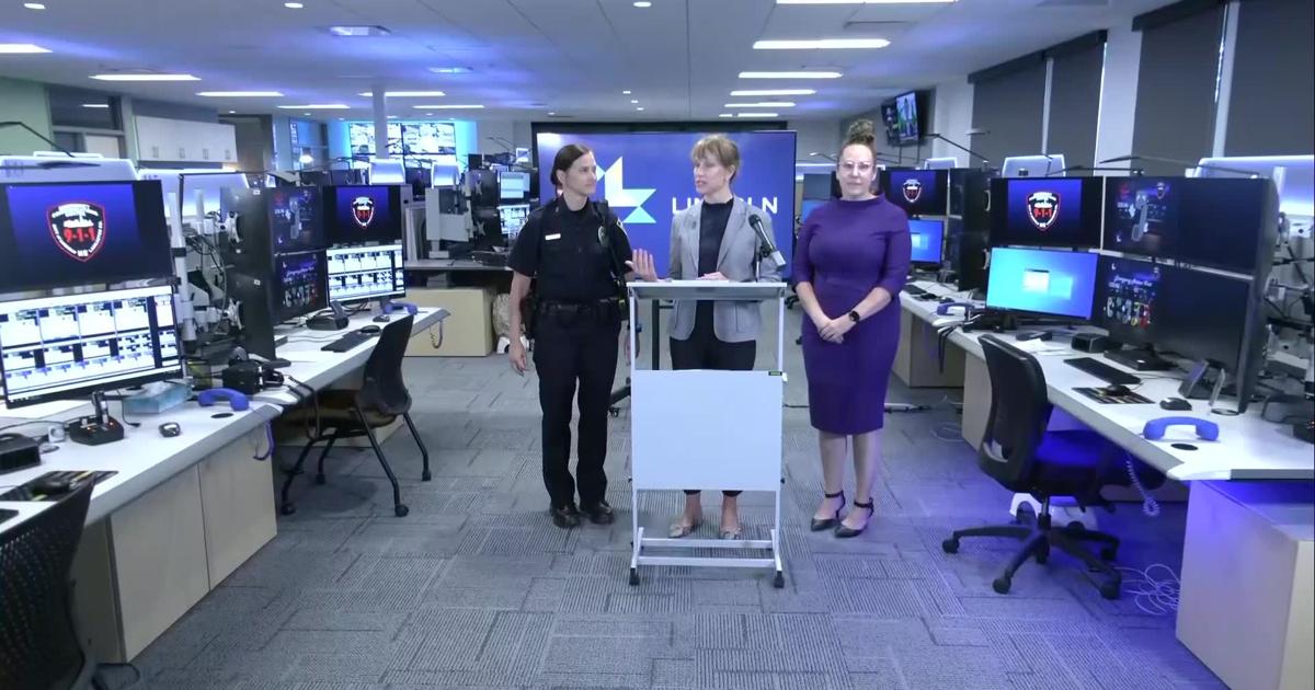 Lincoln officials unveil new emergency communications center [Video]
