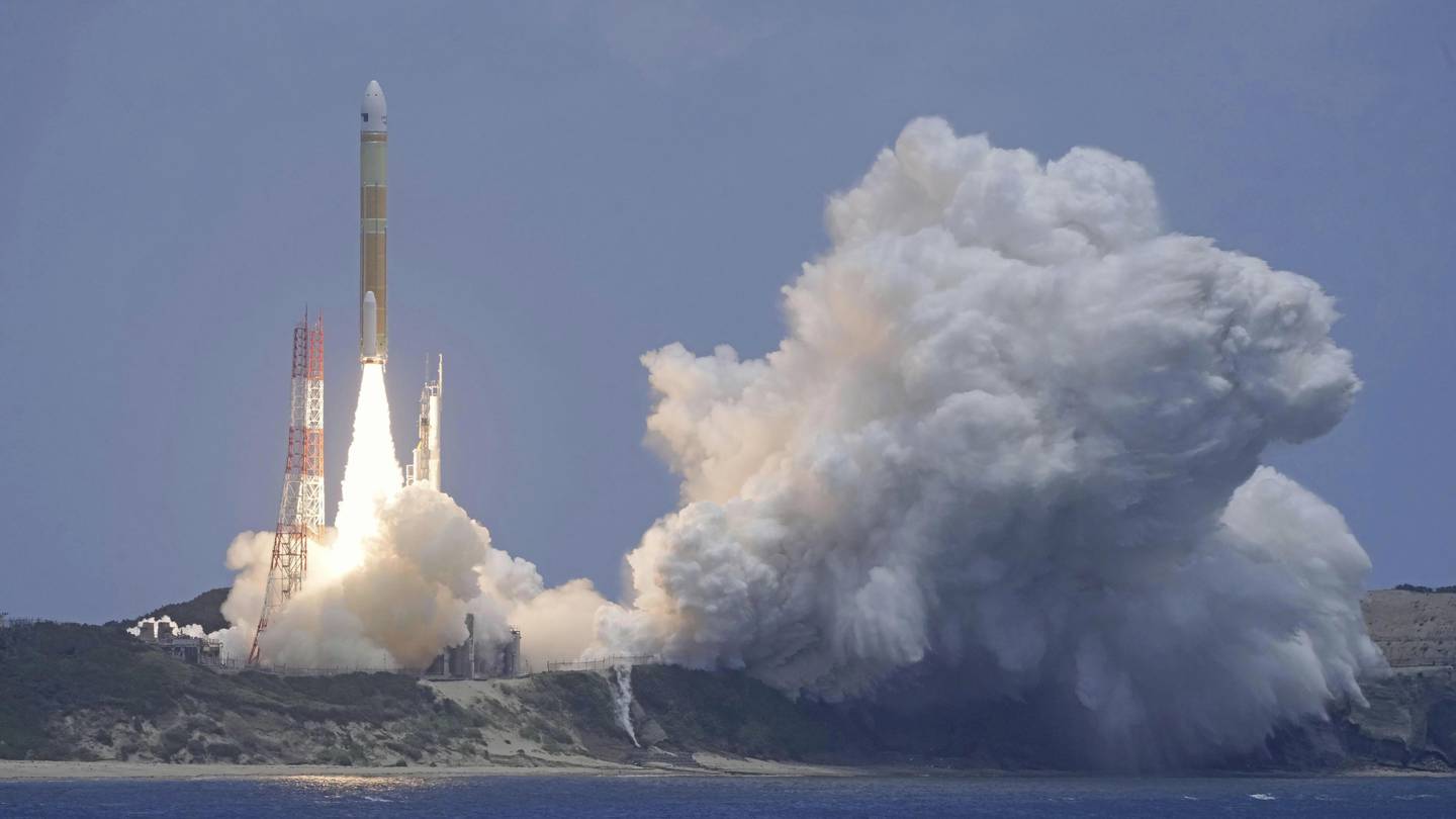 Japan launches an advanced Earth observation satellite on its new flagship H3 rocket  WFTV [Video]