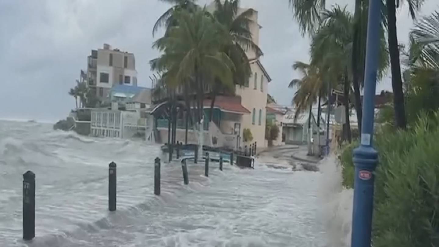 Kingston locks down as Hurricane Beryl approaches  WFTV [Video]