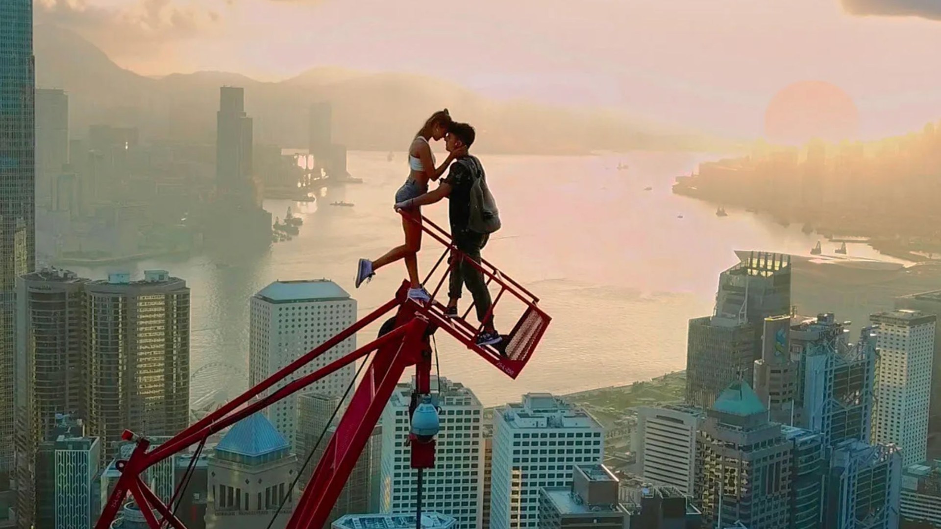 One wrong move & we risk death’, the couple who fell in love scaling world’s skyscrapers without safety harnesses [Video]