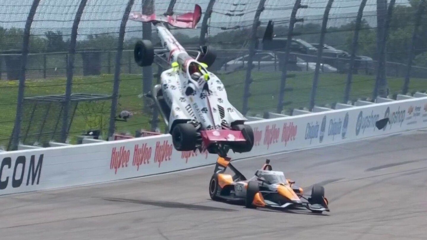 IndyCar at Iowa ends in terrifying crash for Sting Ray Robb, who is in good condition; Power wins race [Video]